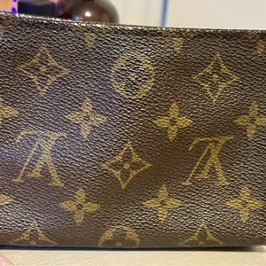 Vintage Louis Vuitton Toiletry 15
